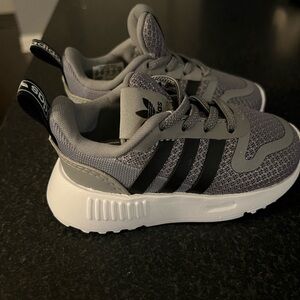 Adidas toddler sneakers